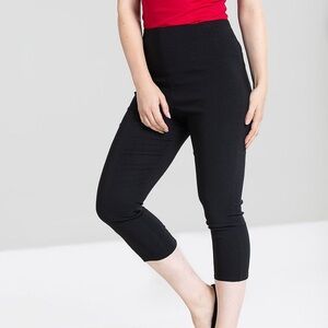 2 pairs of Hell Tina Capri Pants, in Red and Black